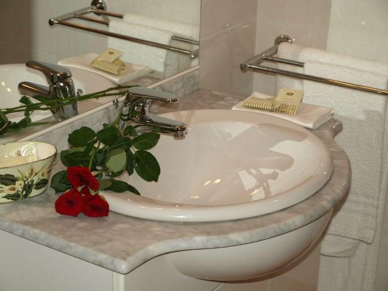 Hotel Karol มอนซา ภายนอก รูปภาพ