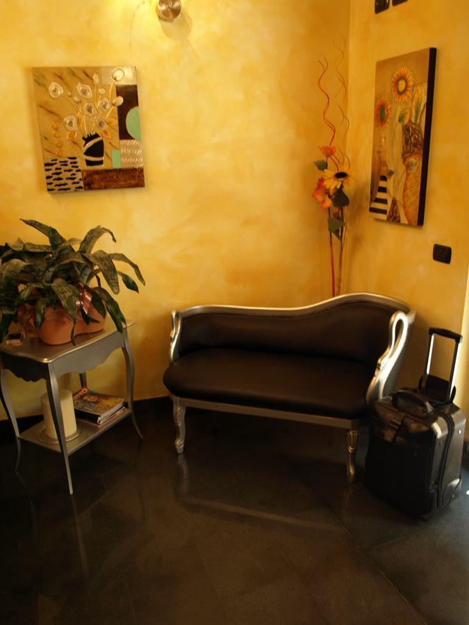 Hotel Karol มอนซา ภายนอก รูปภาพ